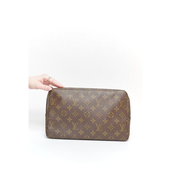 Louis Vuitton 28 Monogram Travel Pouch